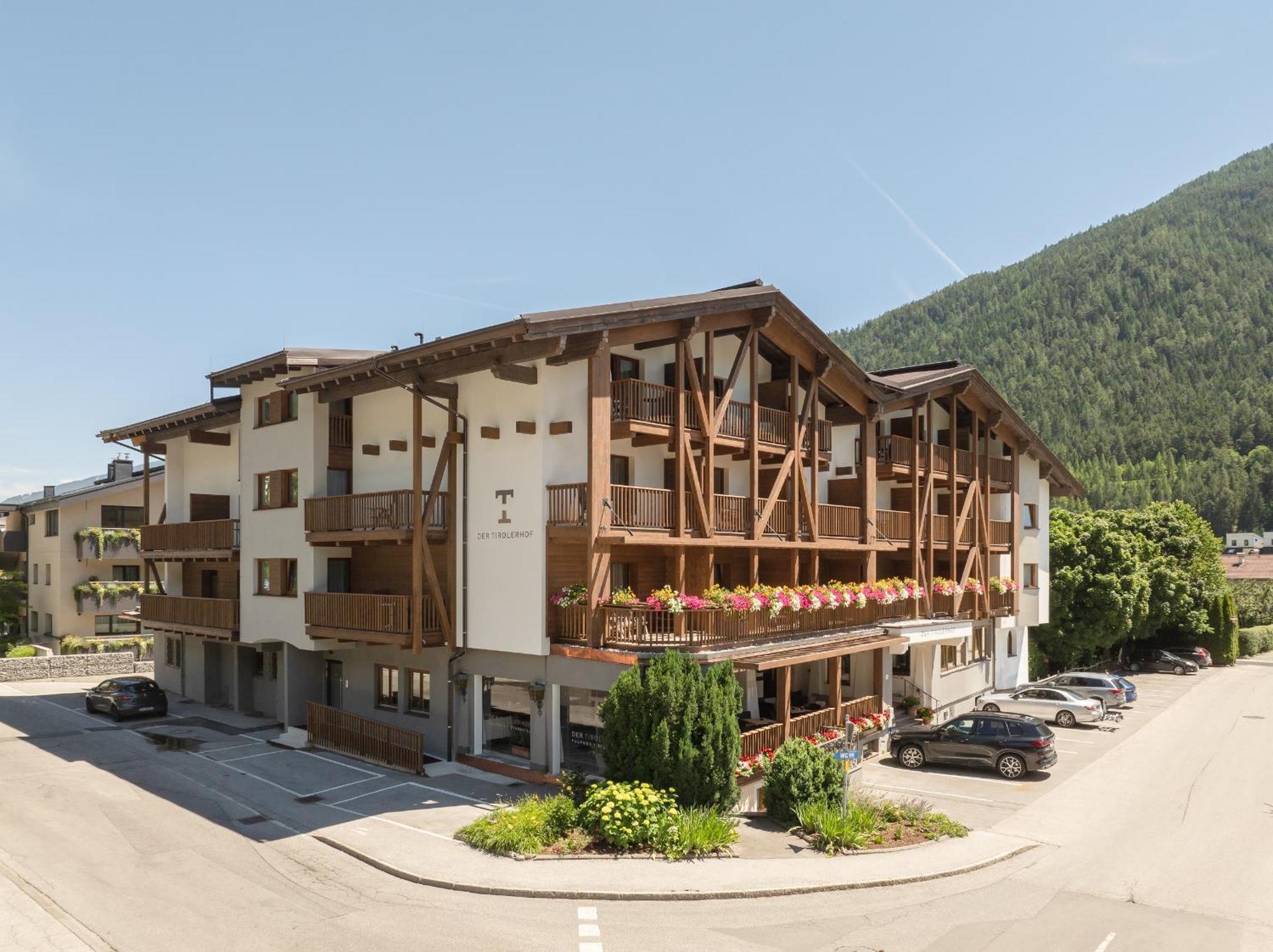 Alpenhotel Tirolerhof Fulpmes Exterior foto